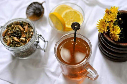 Best natural herbs, tea, lemon, and dandelion for gut health